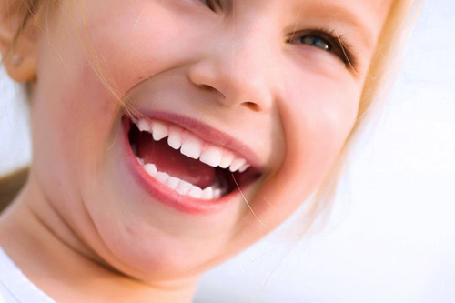 Лечение корней, в том числе молочных зубов и зубов с несформированными корнями 