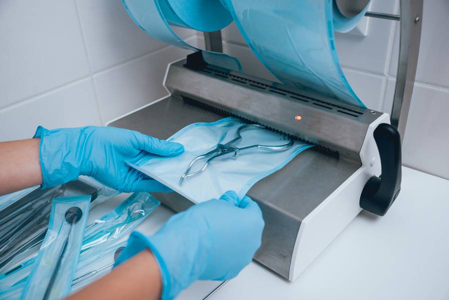 sterilizing-medical-instruments-autoclave.jpg sterilizing-medical-instruments-autoclave.jpg